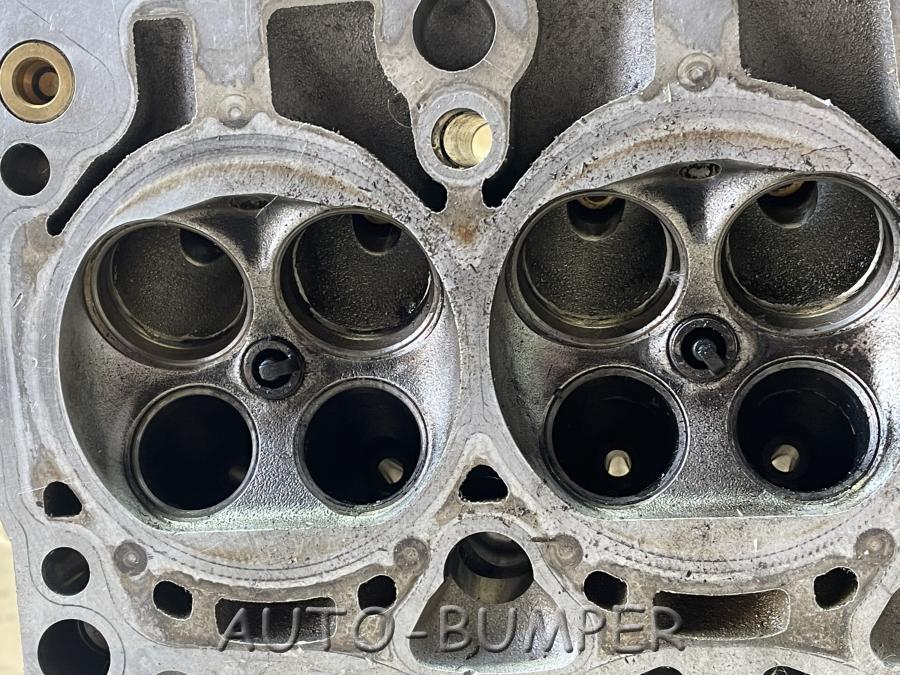 Volkswagen Passat 2005- Головка блока 06H103373J